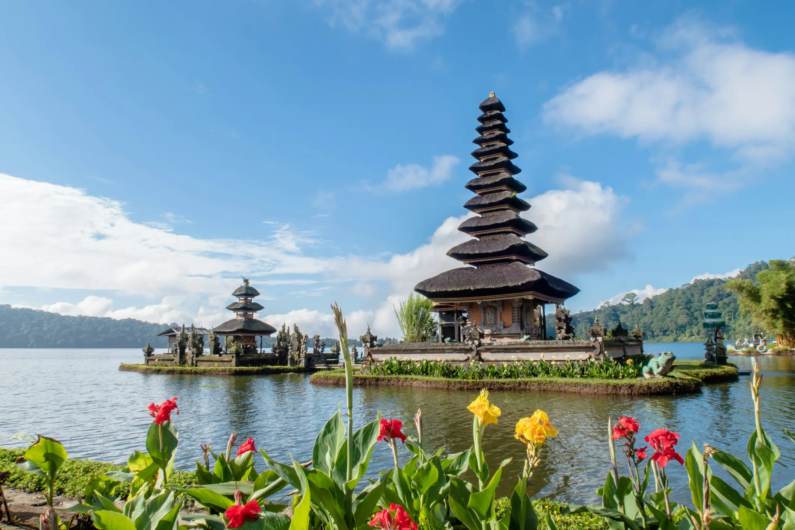 Pesona Bali yang indah membuat para pekerja tertarik dengan WFB 